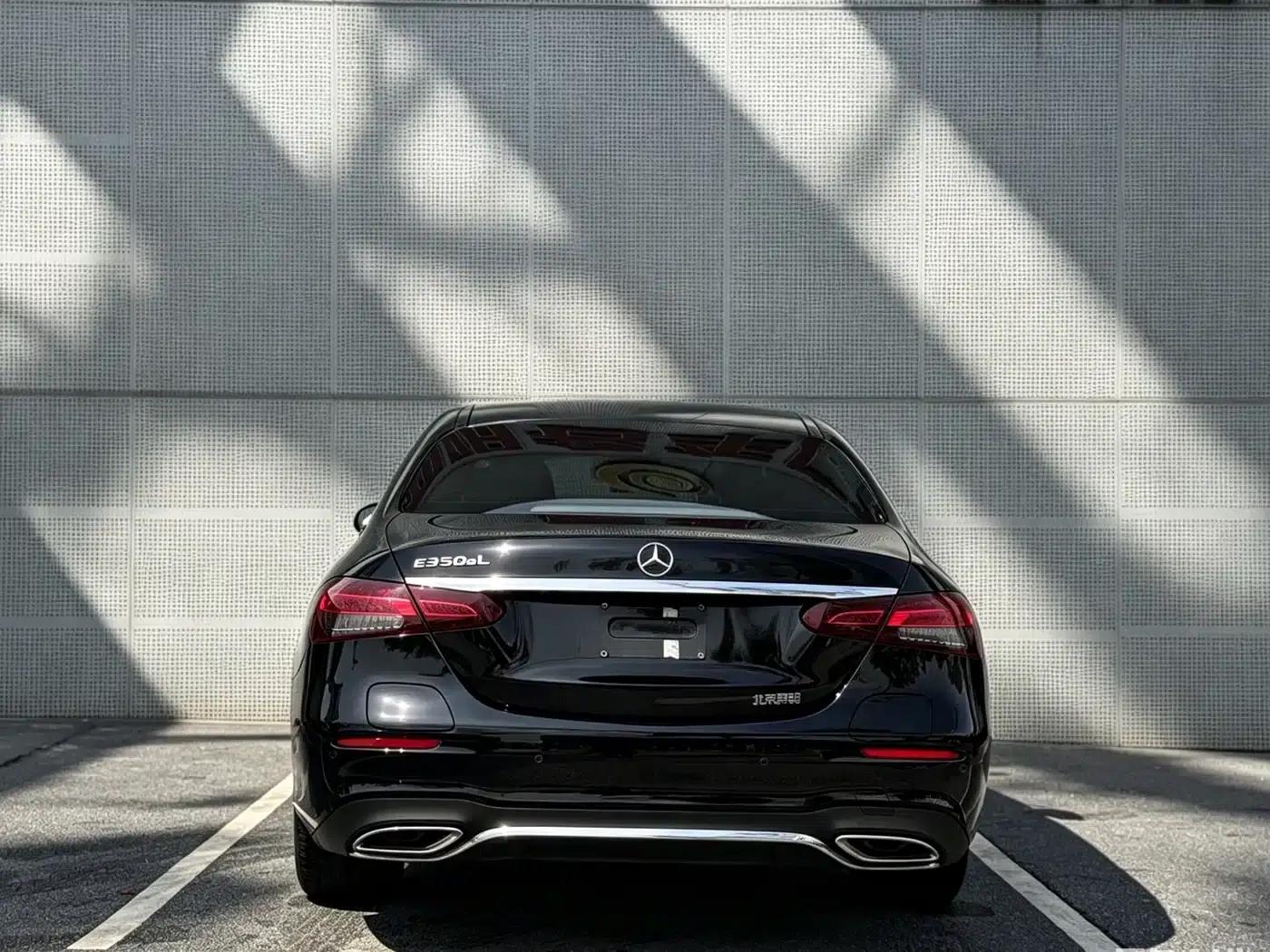 Mercedes-Benz E-Class PHEV 2023 E 350 e L Plug-in Hybrid Sports Sedan — миниатюра 5