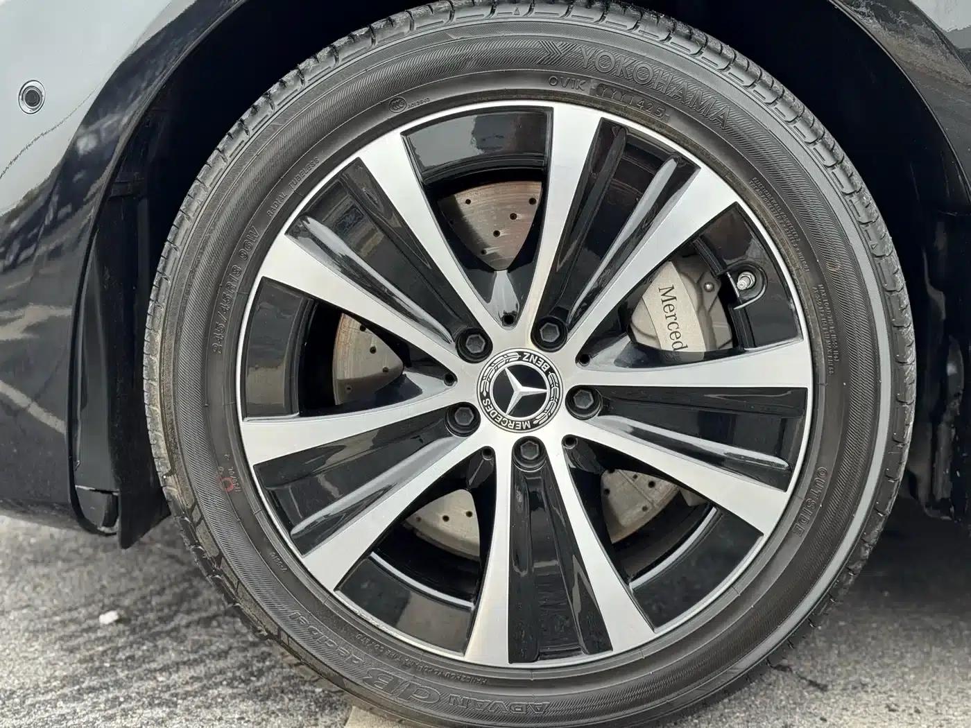 Mercedes-Benz E-Class PHEV 2023 E 350 e L Plug-in Hybrid Sports Sedan — миниатюра 42