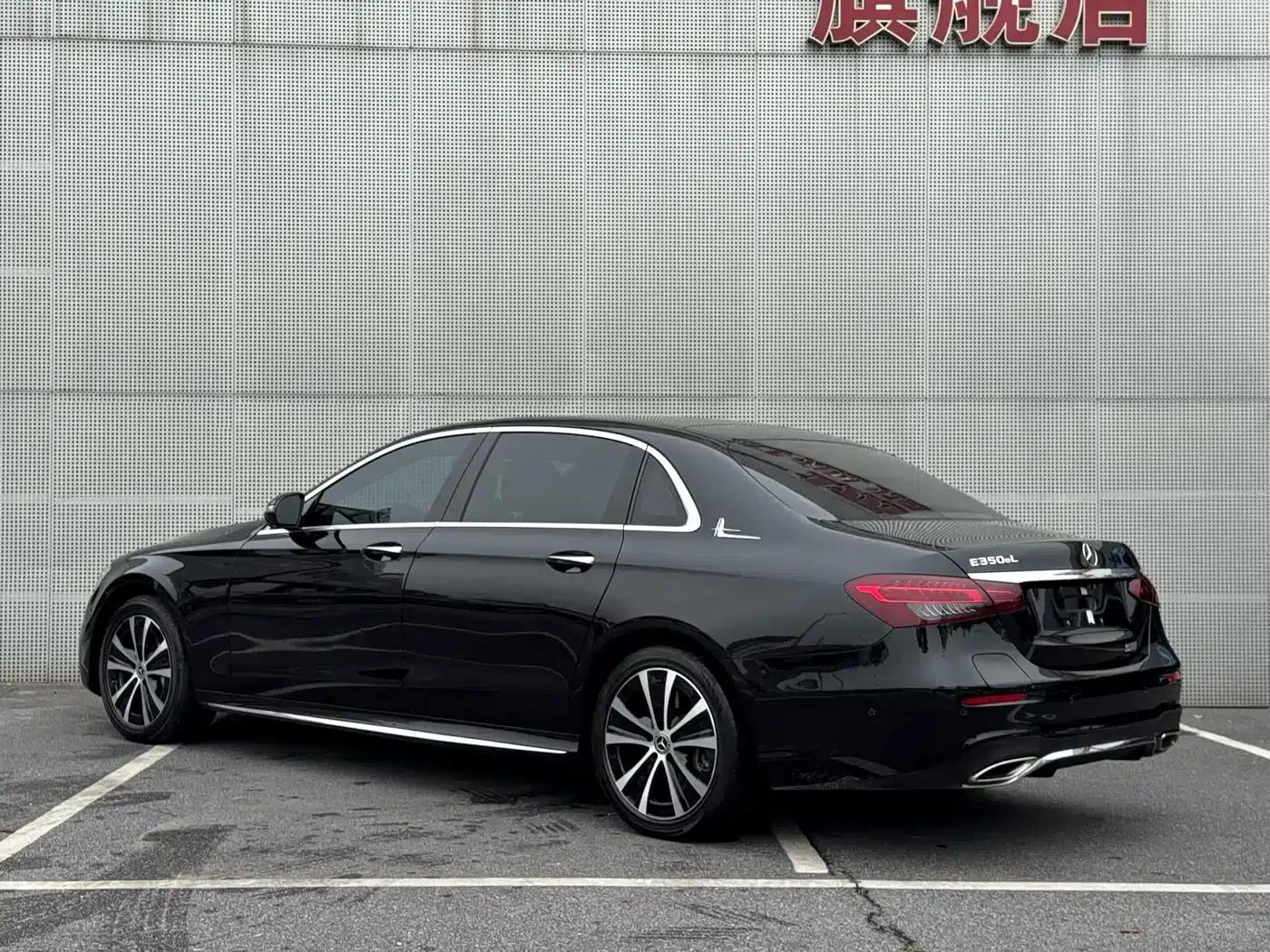 Mercedes-Benz E-Class PHEV 2023 E 350 e L Plug-in Hybrid Sports Sedan — миниатюра 48