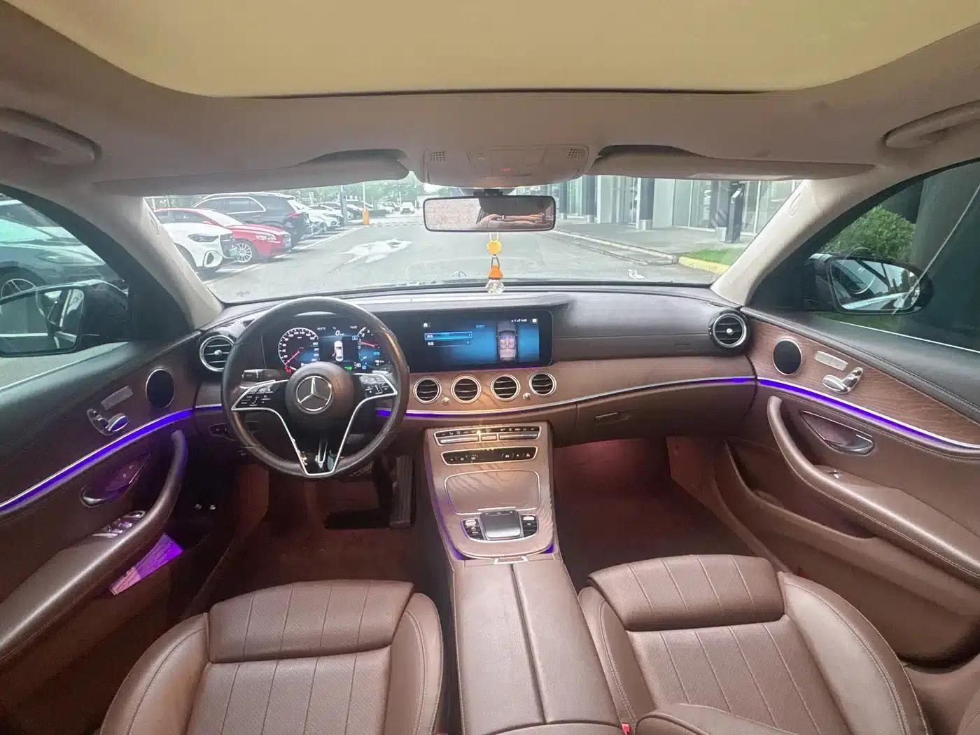 Mercedes-Benz E-Class PHEV 2022 E 350 e L Plug-in Hybrid Sedan — миниатюра 7