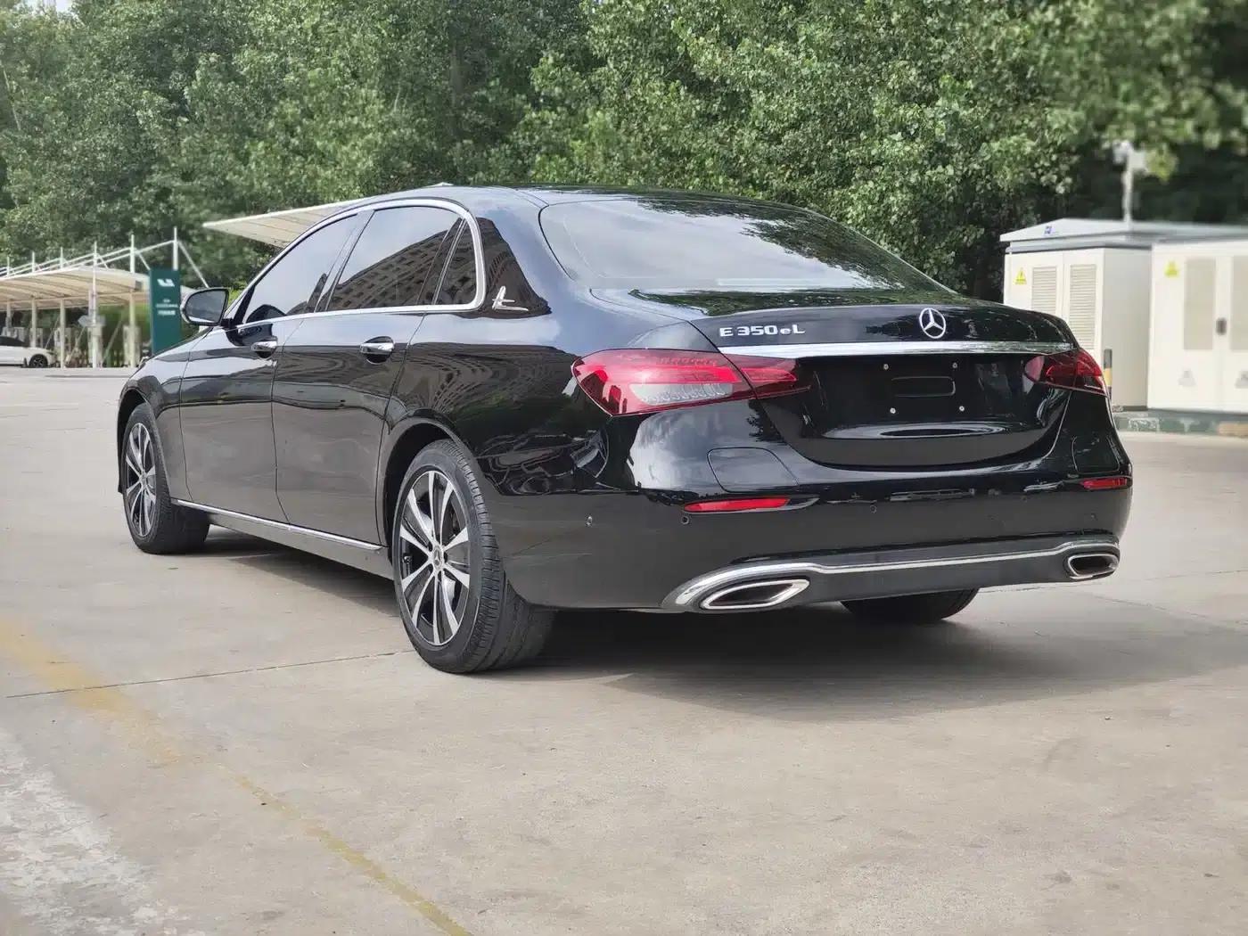 Mercedes-Benz E-Class PHEV 2022 E 350 e L Plug-in Hybrid Sports Sedan — миниатюра 15