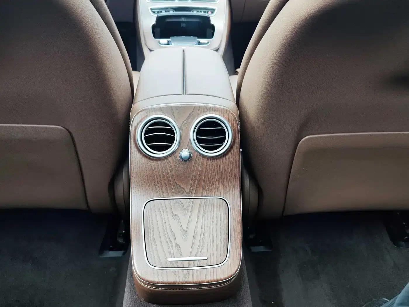 Mercedes-Benz E-Class PHEV 2022 E 350 e L Plug-in Hybrid Sports Sedan — миниатюра 10