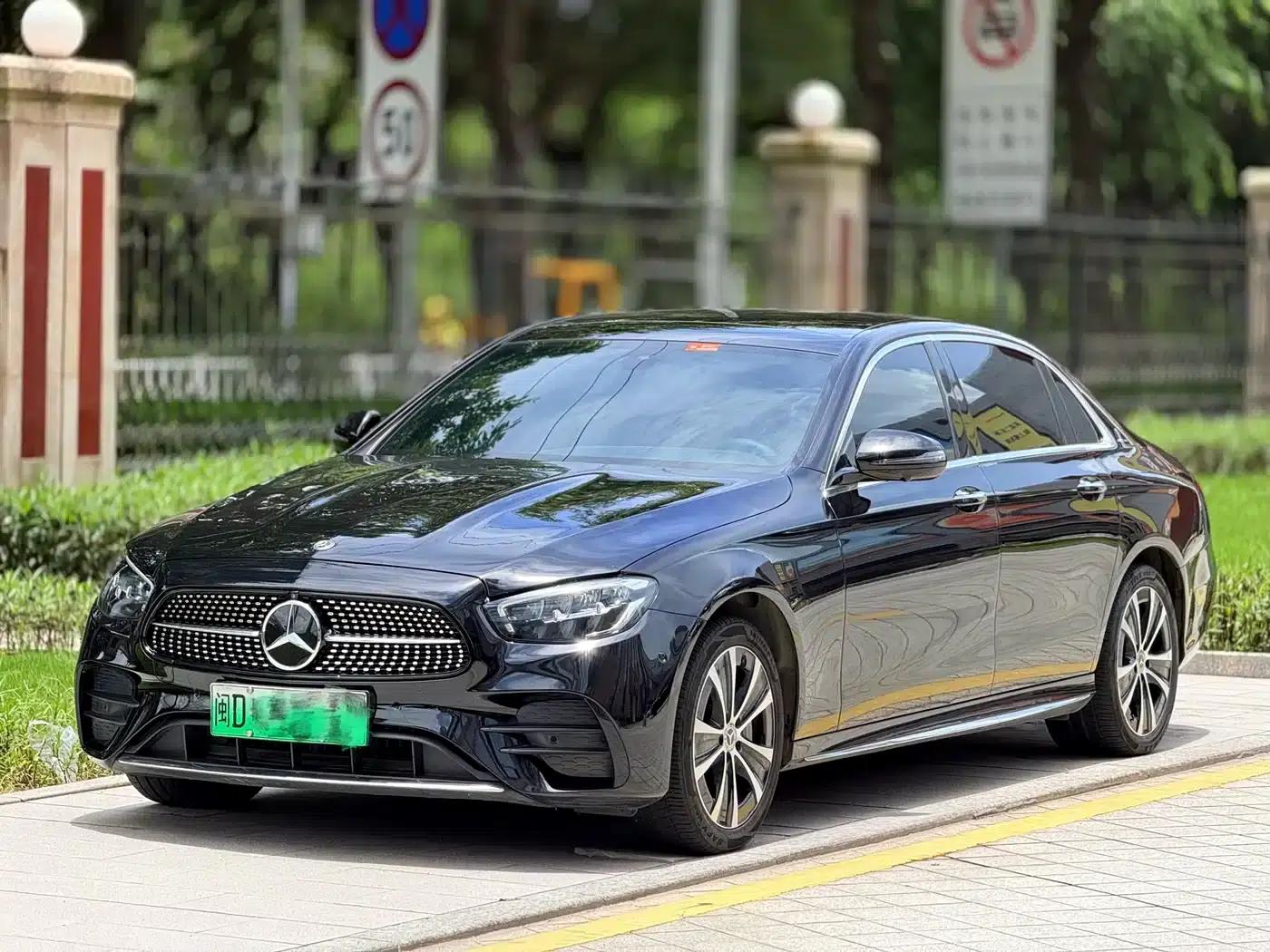 Mercedes-Benz E-Class PHEV 2022 E 350 e L Plug-in Hybrid Sports Sedan — миниатюра 1