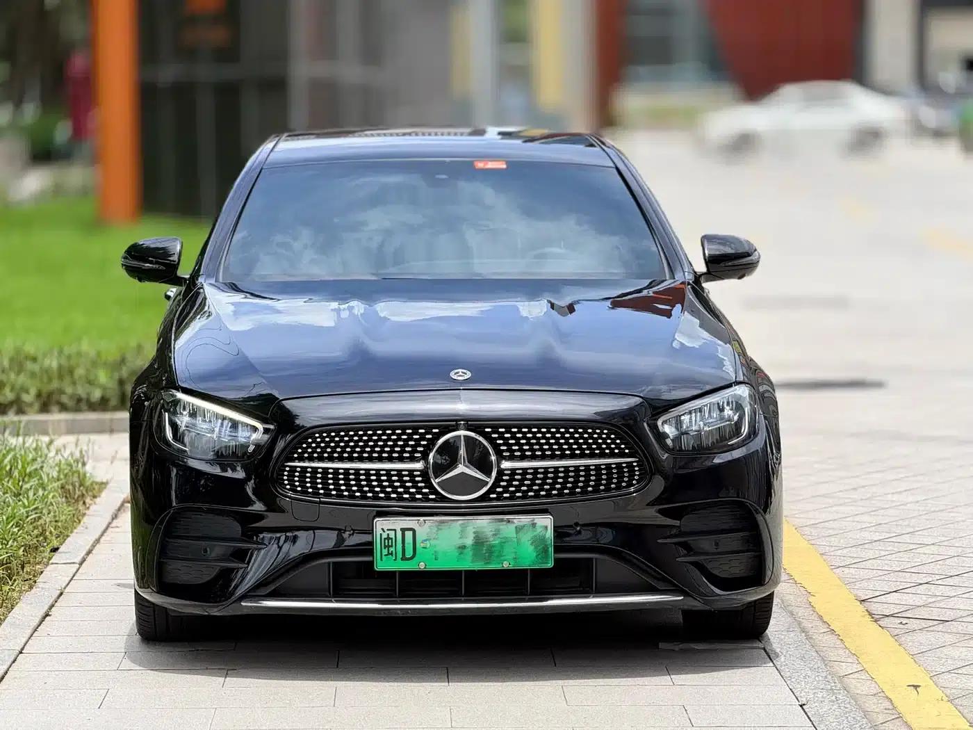Mercedes-Benz E-Class PHEV 2022 E 350 e L Plug-in Hybrid Sports Sedan — миниатюра 2