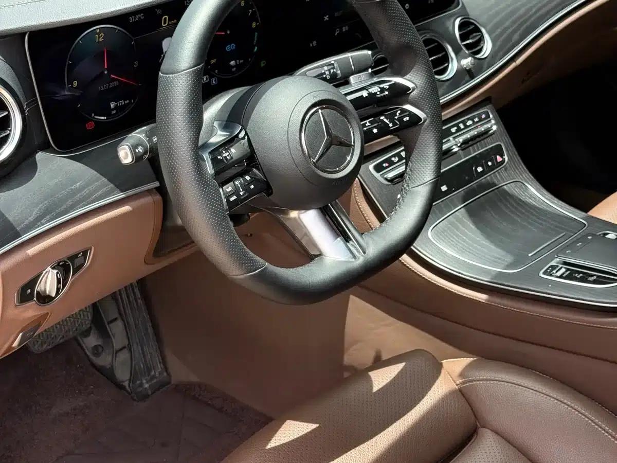 Mercedes-Benz E-Class PHEV 2022 E 350 e L Plug-in Hybrid Sports Sedan — миниатюра 12