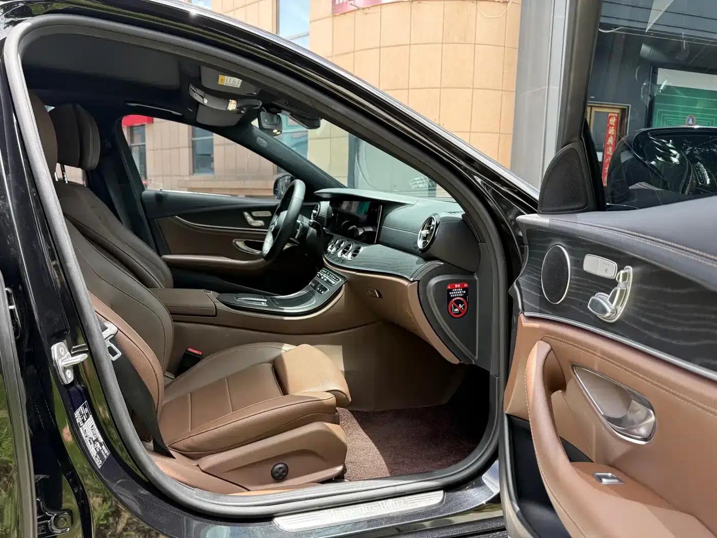Mercedes-Benz E-Class PHEV 2022 E 350 e L Plug-in Hybrid Sports Sedan — миниатюра 18