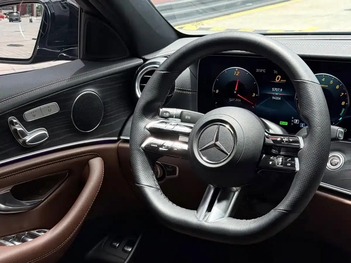 Mercedes-Benz E-Class PHEV 2022 E 350 e L Plug-in Hybrid Sports Sedan — миниатюра 20
