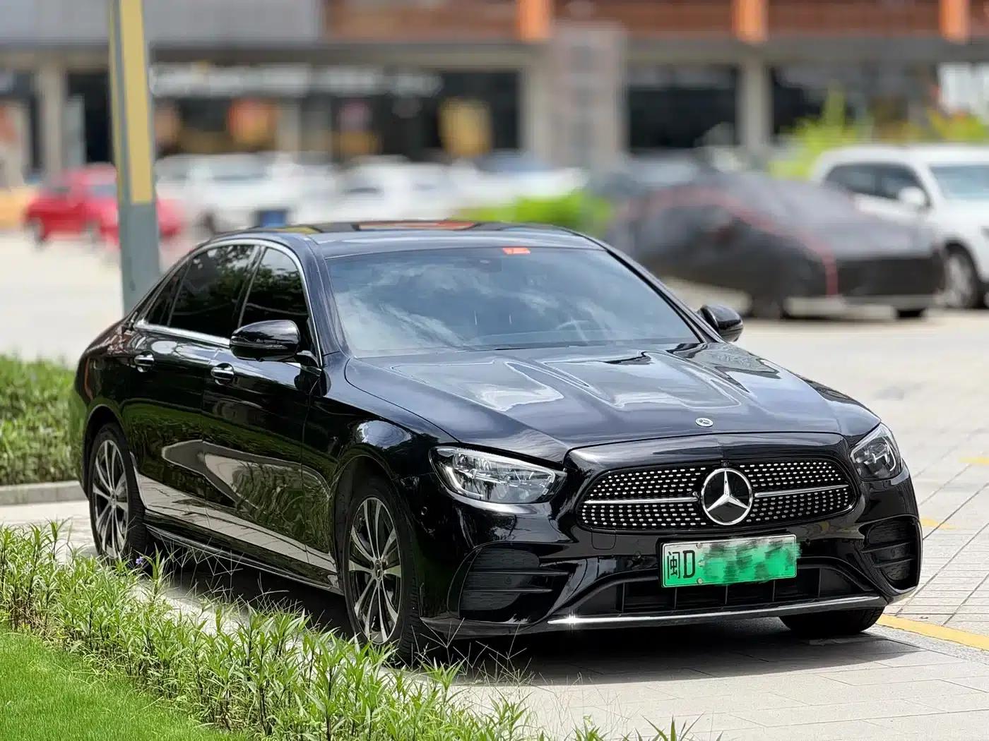 Mercedes-Benz E-Class PHEV 2022 E 350 e L Plug-in Hybrid Sports Sedan — миниатюра 3