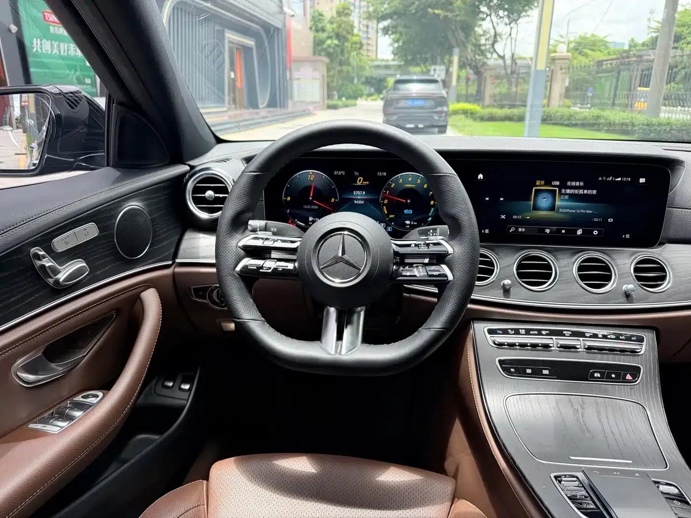 Mercedes-Benz E-Class PHEV 2022 E 350 e L Plug-in Hybrid Sports Sedan — миниатюра 21