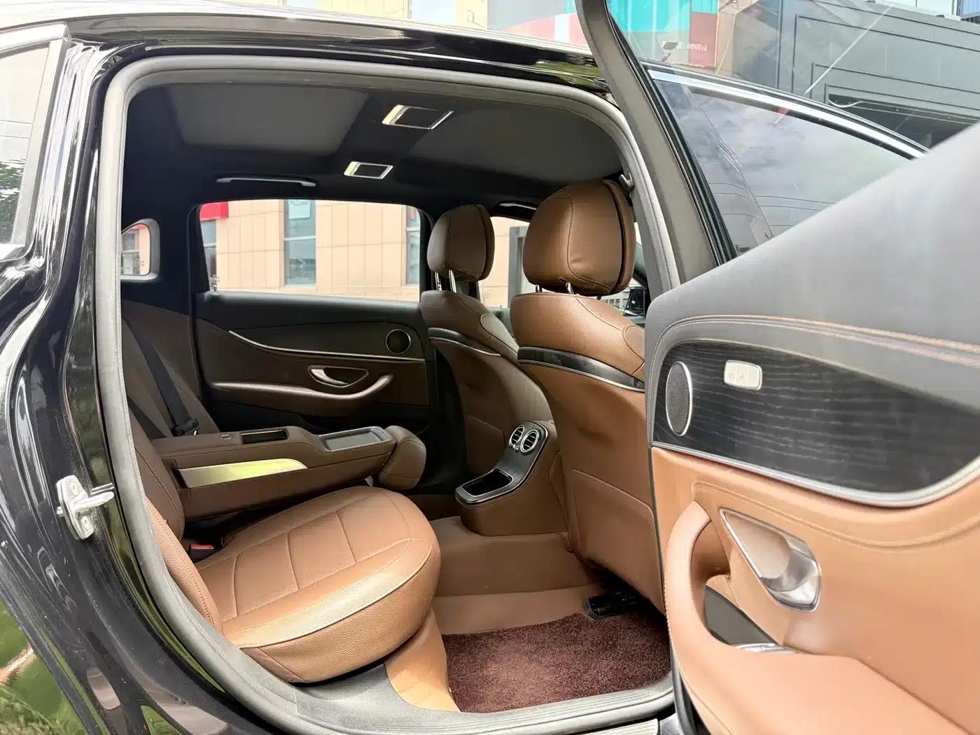 Mercedes-Benz E-Class PHEV 2022 E 350 e L Plug-in Hybrid Sports Sedan — миниатюра 24
