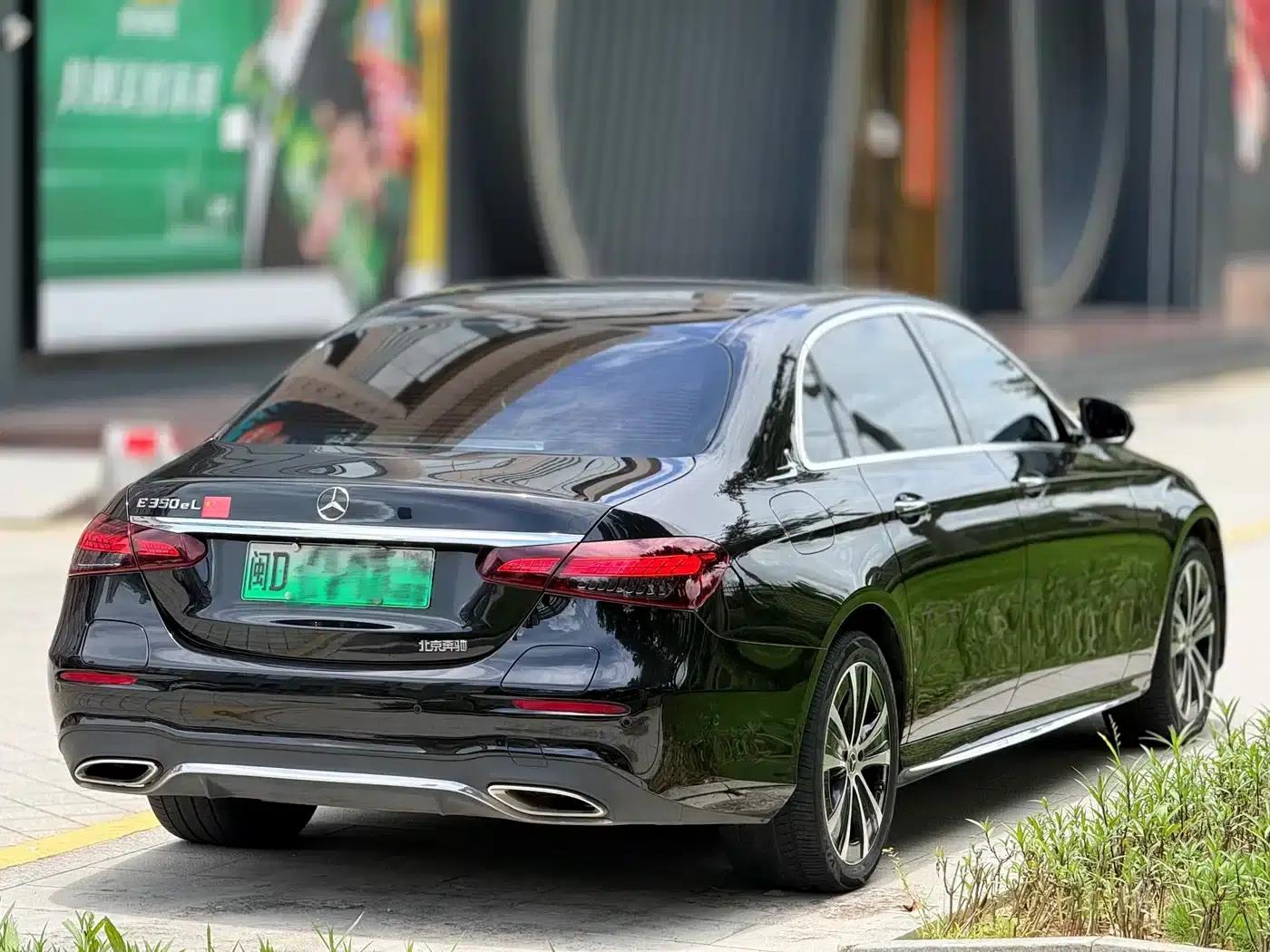 Mercedes-Benz E-Class PHEV 2022 E 350 e L Plug-in Hybrid Sports Sedan — миниатюра 4