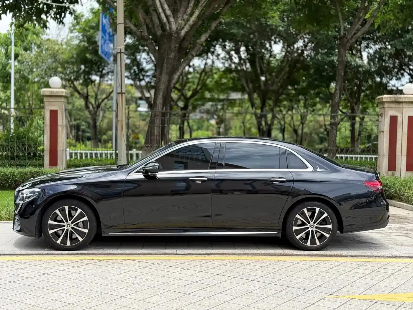 Mercedes-Benz E-Class PHEV 2022 E 350 e L Plug-in Hybrid Sports Sedan — миниатюра 7