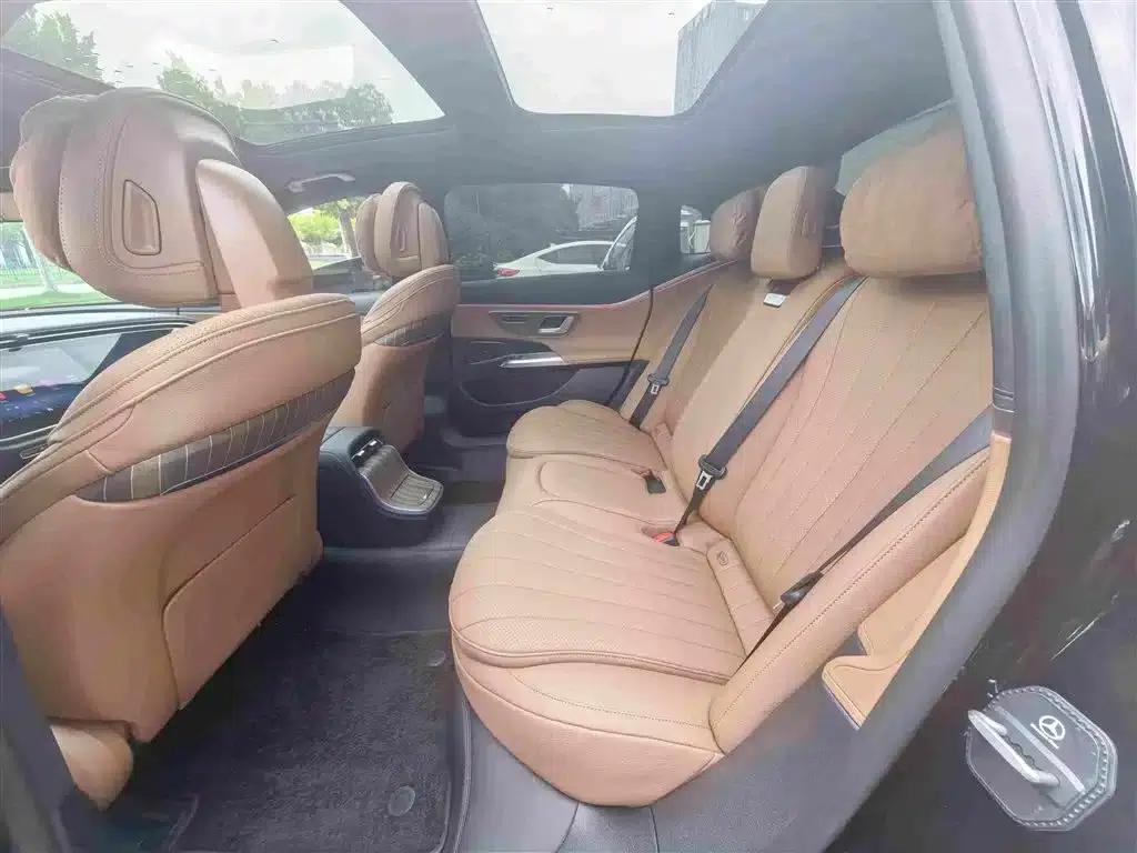 Mercedes-Benz E-Class PHEV 2024 E 350 e L Plug-in Hybrid Sedan — миниатюра 6