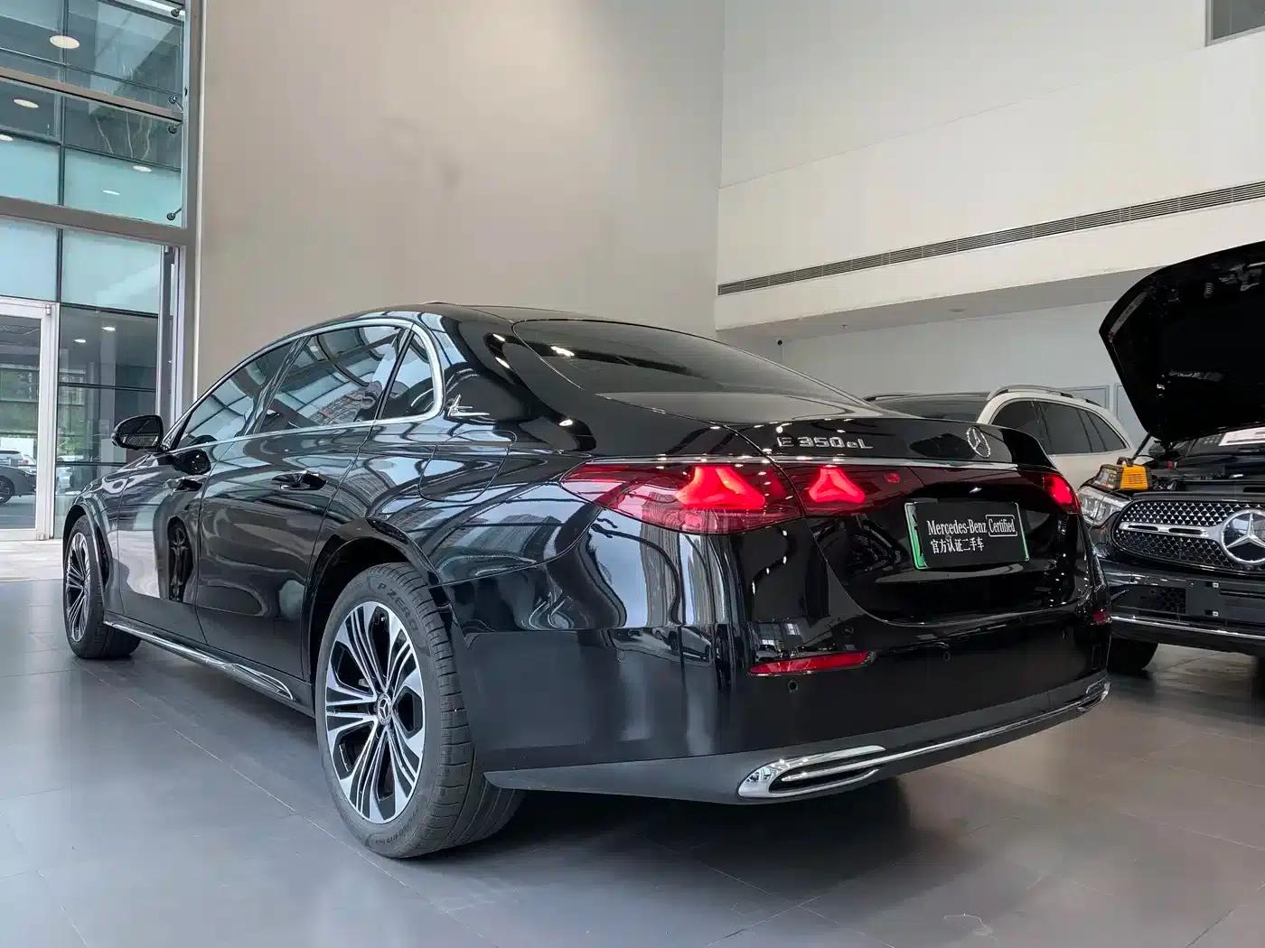 Mercedes-Benz E-Class PHEV 2024 E 350 e L Plug-in Hybrid Sports Sedan — миниатюра 14