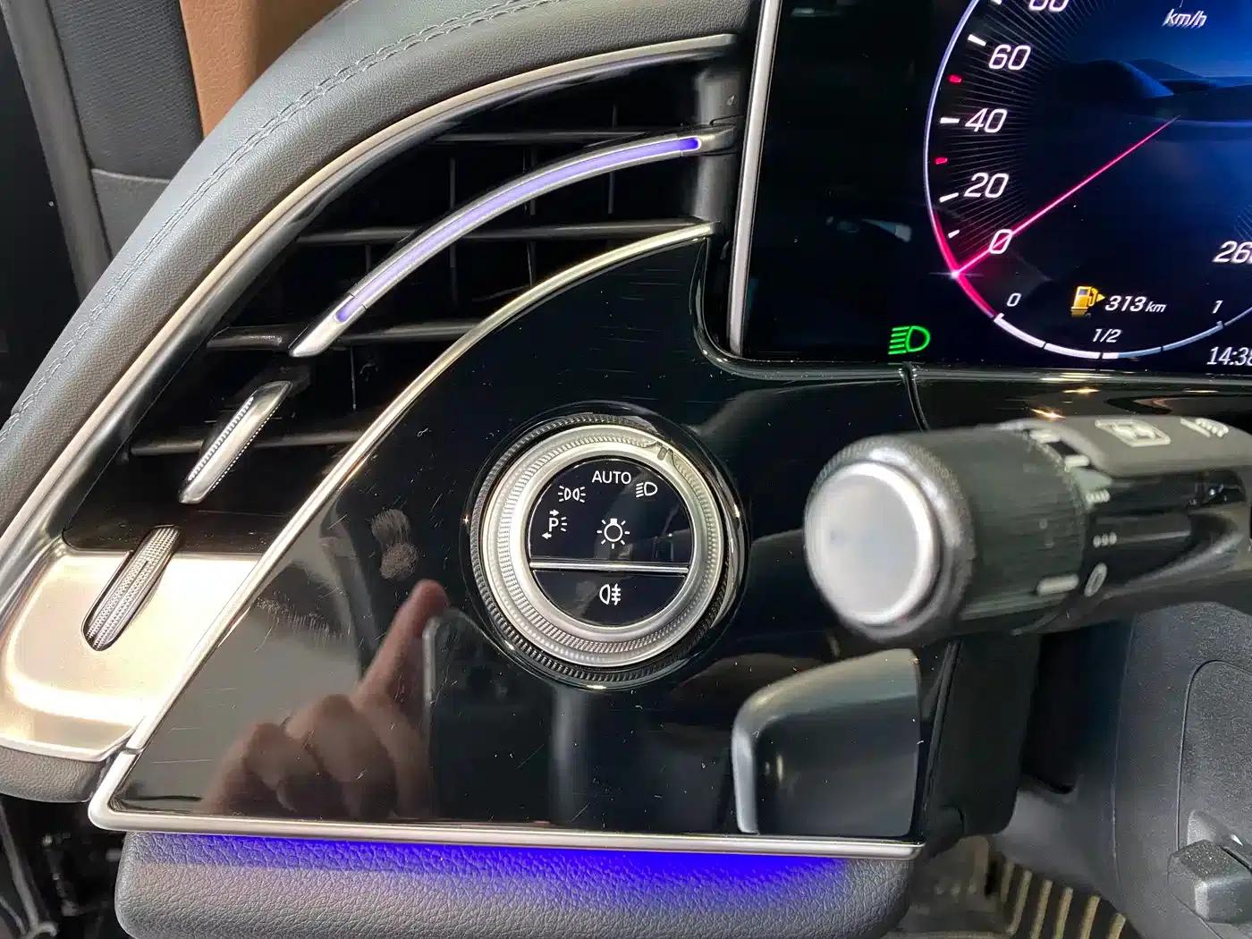 Mercedes-Benz E-Class PHEV 2024 E 350 e L Plug-in Hybrid Sports Sedan — миниатюра 5
