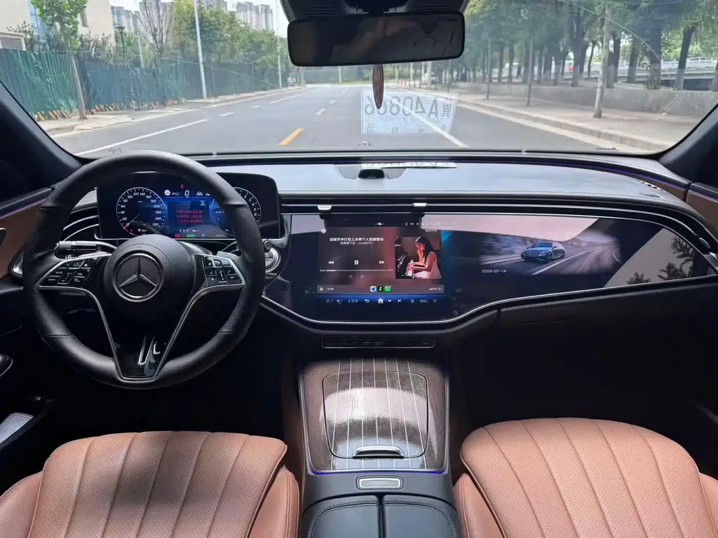 Mercedes-Benz E-Class PHEV 2024 E 350 e L Plug-in Hybrid Sedan — миниатюра 6