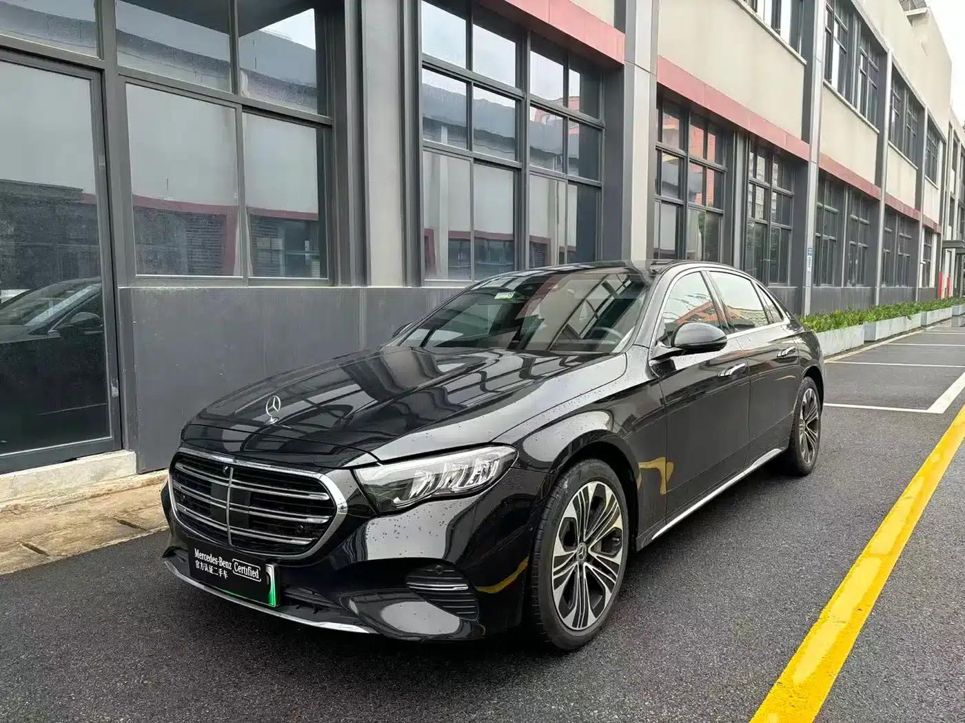 Mercedes-Benz E-Class PHEV 2024 E 350 e L Plug-in Hybrid Sedan — миниатюра 1