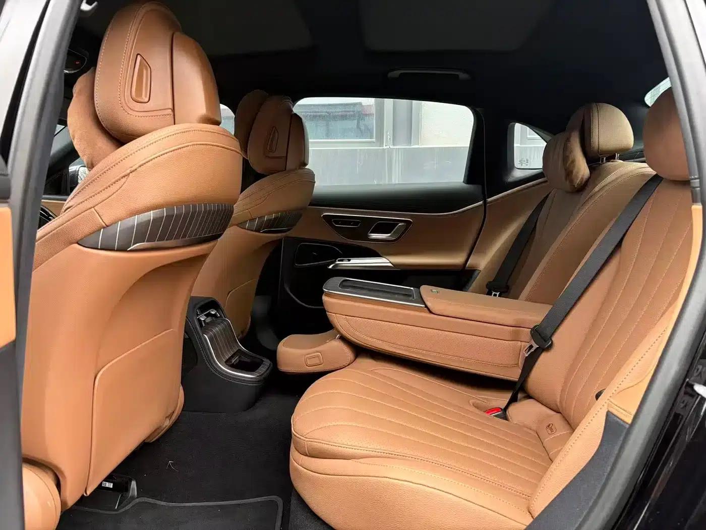 Mercedes-Benz E-Class PHEV 2024 E 350 e L Plug-in Hybrid Sedan — миниатюра 11
