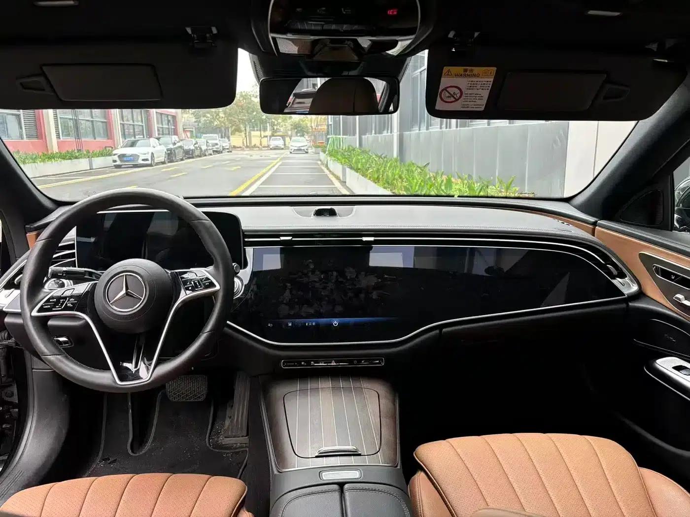 Mercedes-Benz E-Class PHEV 2024 E 350 e L Plug-in Hybrid Sedan — миниатюра 12