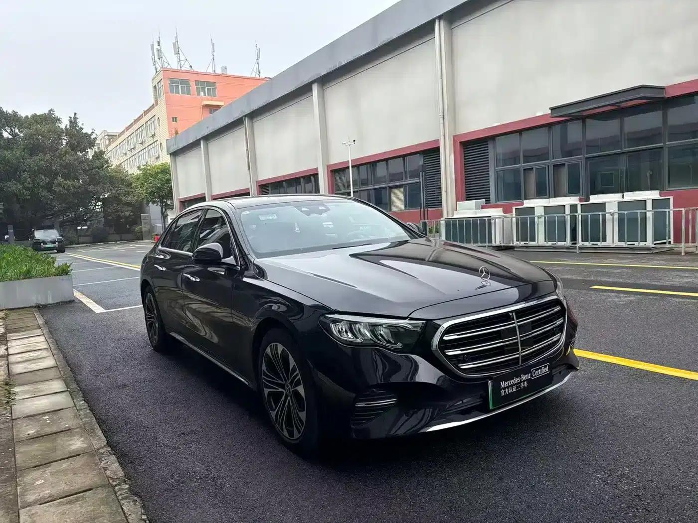 Mercedes-Benz E-Class PHEV 2024 E 350 e L Plug-in Hybrid Sedan — миниатюра 3