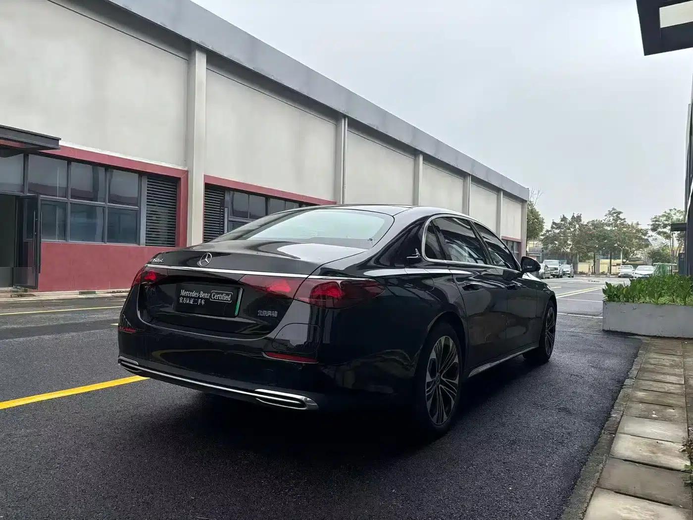 Mercedes-Benz E-Class PHEV 2024 E 350 e L Plug-in Hybrid Sedan — миниатюра 6