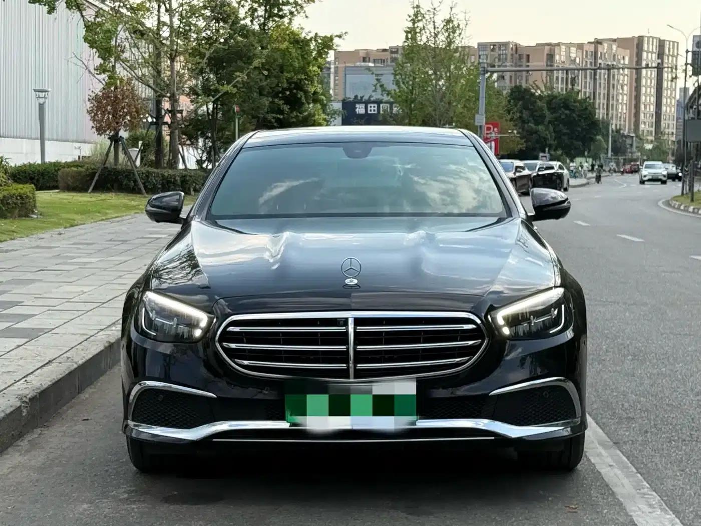 Mercedes-Benz E-Class PHEV 2022 Facelift E 350 e L Plug-in Hybrid Sedan — миниатюра 2