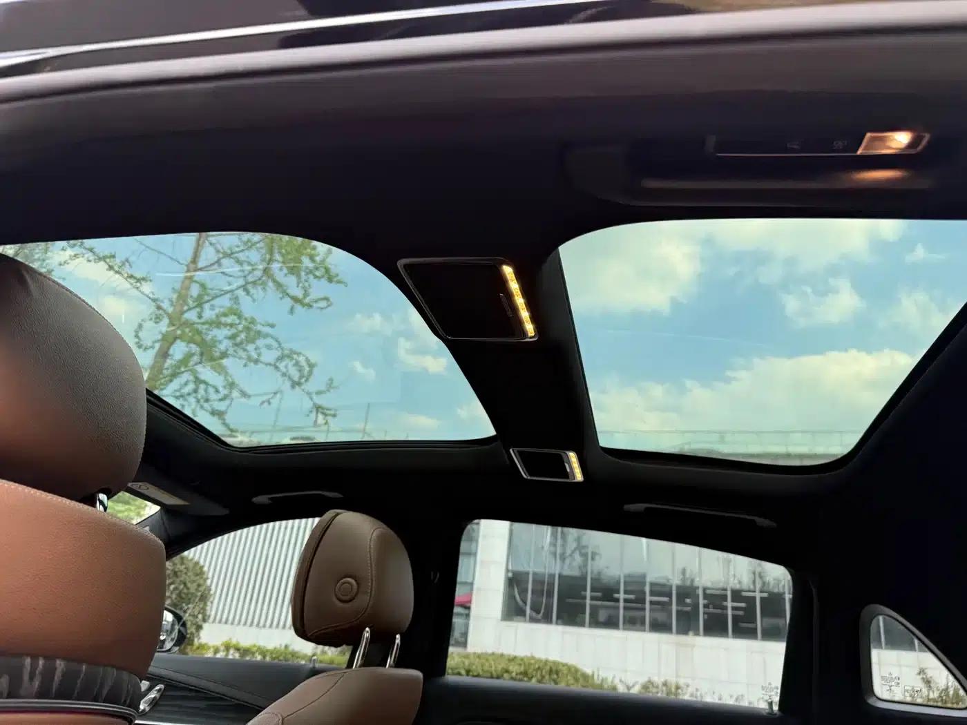 Mercedes-Benz E-Class PHEV 2022 Facelift E 350 e L Plug-in Hybrid Sedan — миниатюра 15