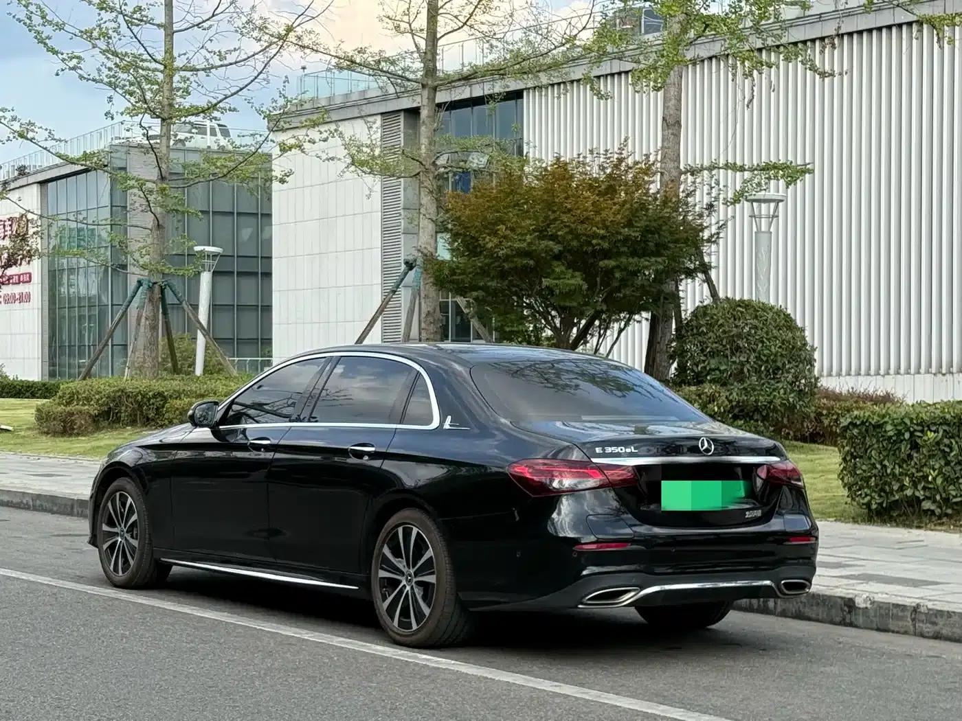 Mercedes-Benz E-Class PHEV 2022 Facelift E 350 e L Plug-in Hybrid Sedan — миниатюра 6