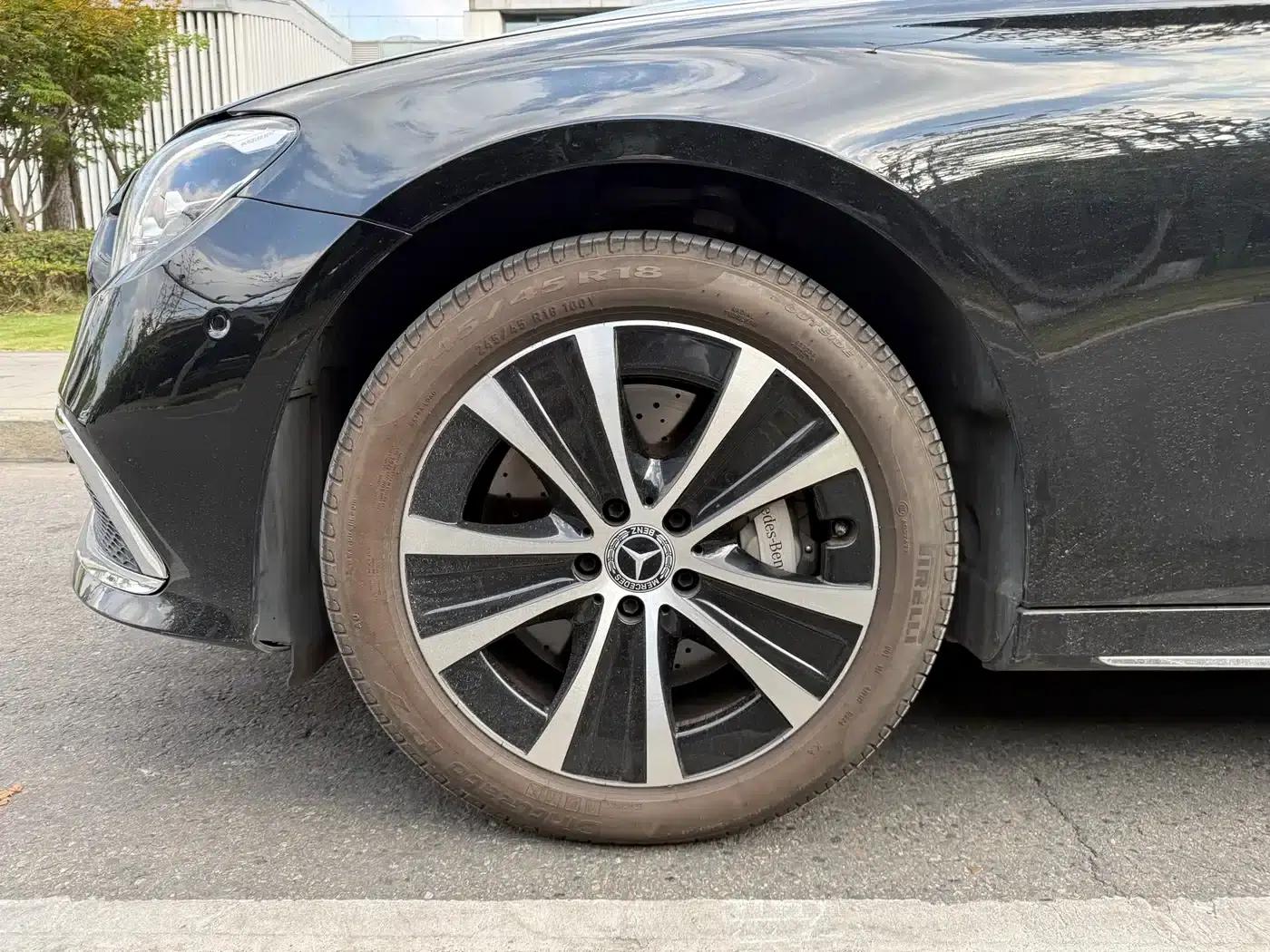 Mercedes-Benz E-Class PHEV 2022 Facelift E 350 e L Plug-in Hybrid Sedan — миниатюра 8