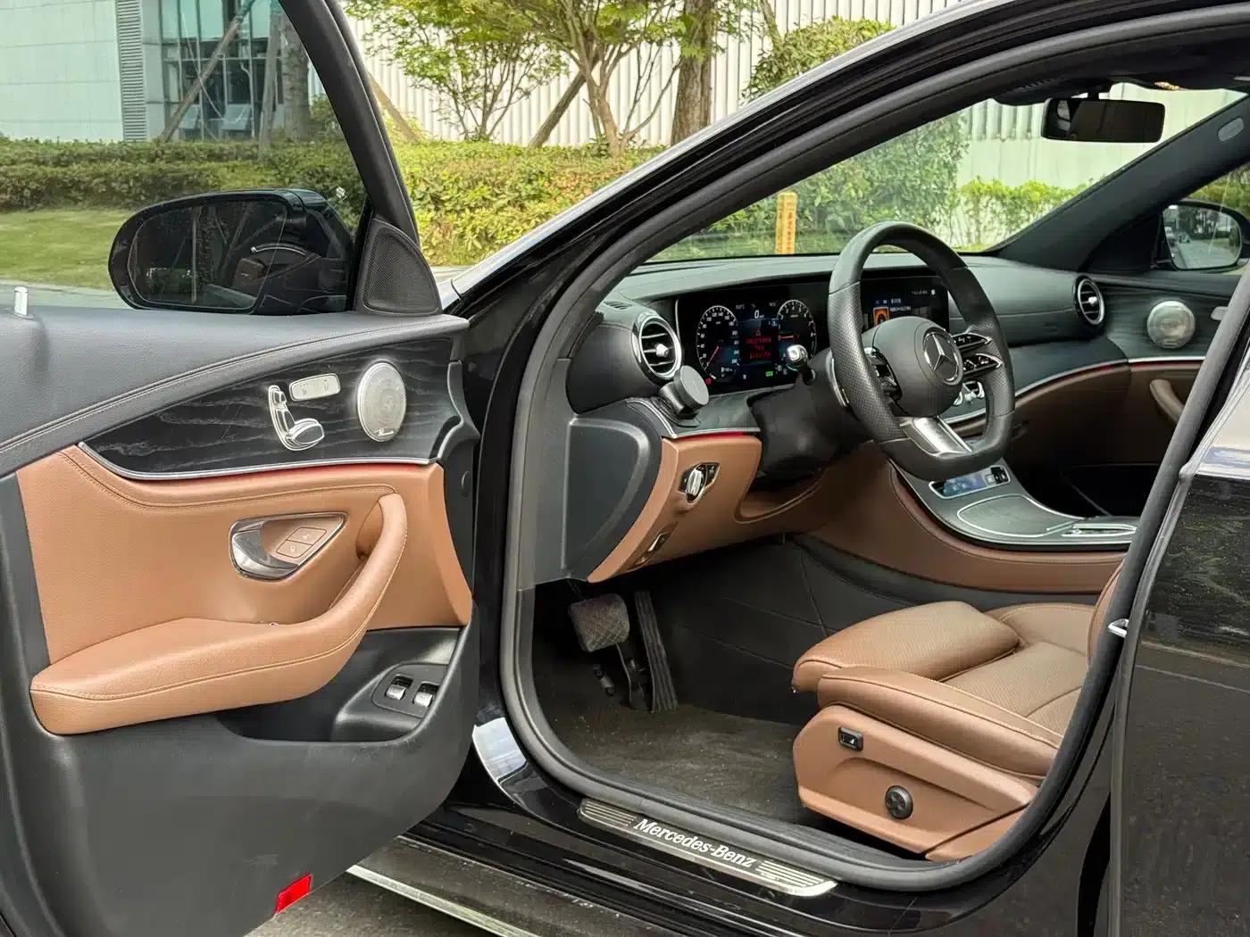Mercedes-Benz E-Class PHEV 2022 Facelift E 350 e L Plug-in Hybrid Sedan — миниатюра 9