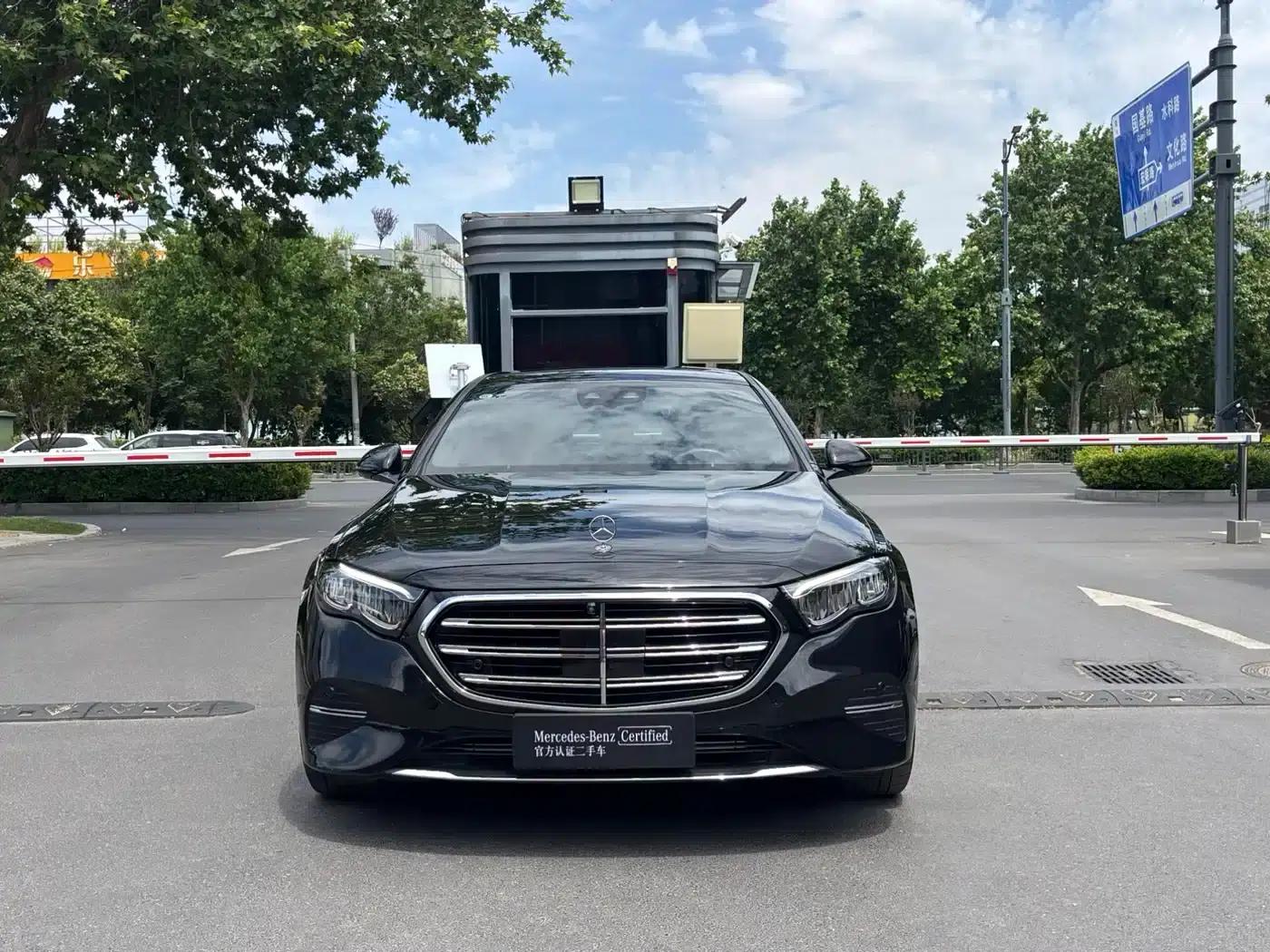Mercedes-Benz E-Class PHEV 2024 E 350 e L Plug-in Hybrid Sedan — миниатюра 2