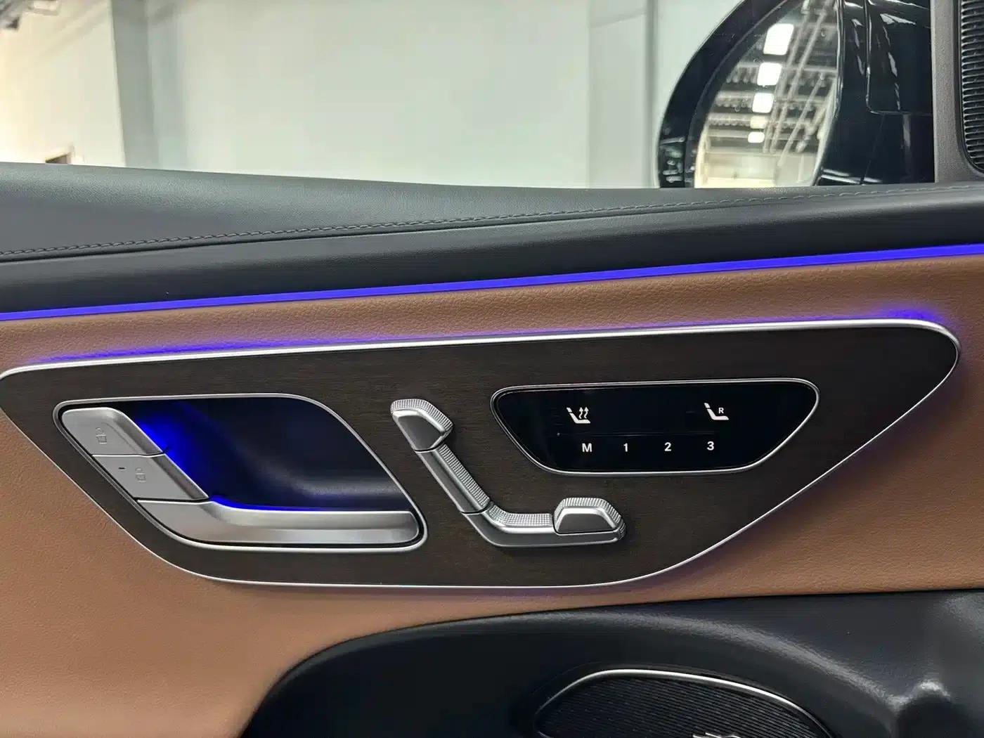 Mercedes-Benz E-Class PHEV 2024 E 350 e L Plug-in Hybrid Sedan — миниатюра 13
