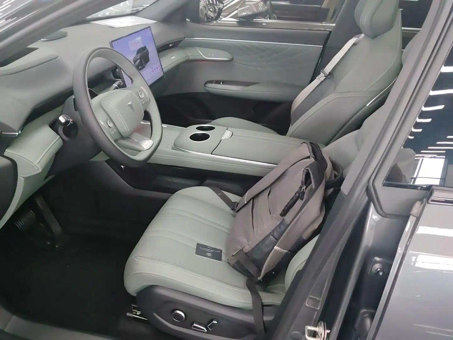 Deepal S07 2025 285Max Huawei Qiankun Intelligent Driving ADS SE Range-Extended Version — миниатюра 17