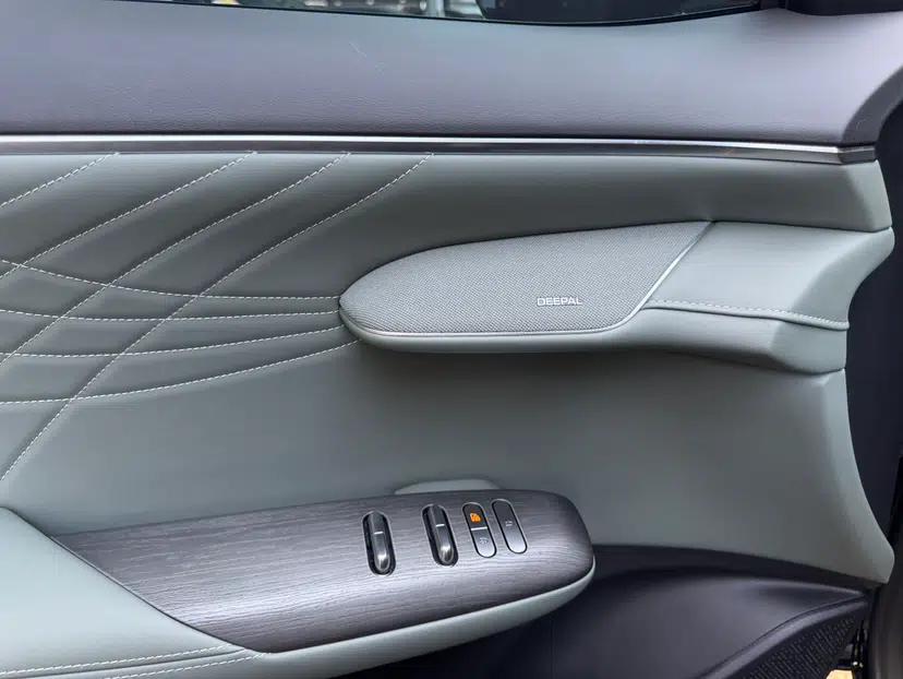 Deepal S07 2025 520Max Huawei Qiankun Intelligent Driving ADS SE Pure-Electric Version — миниатюра 33