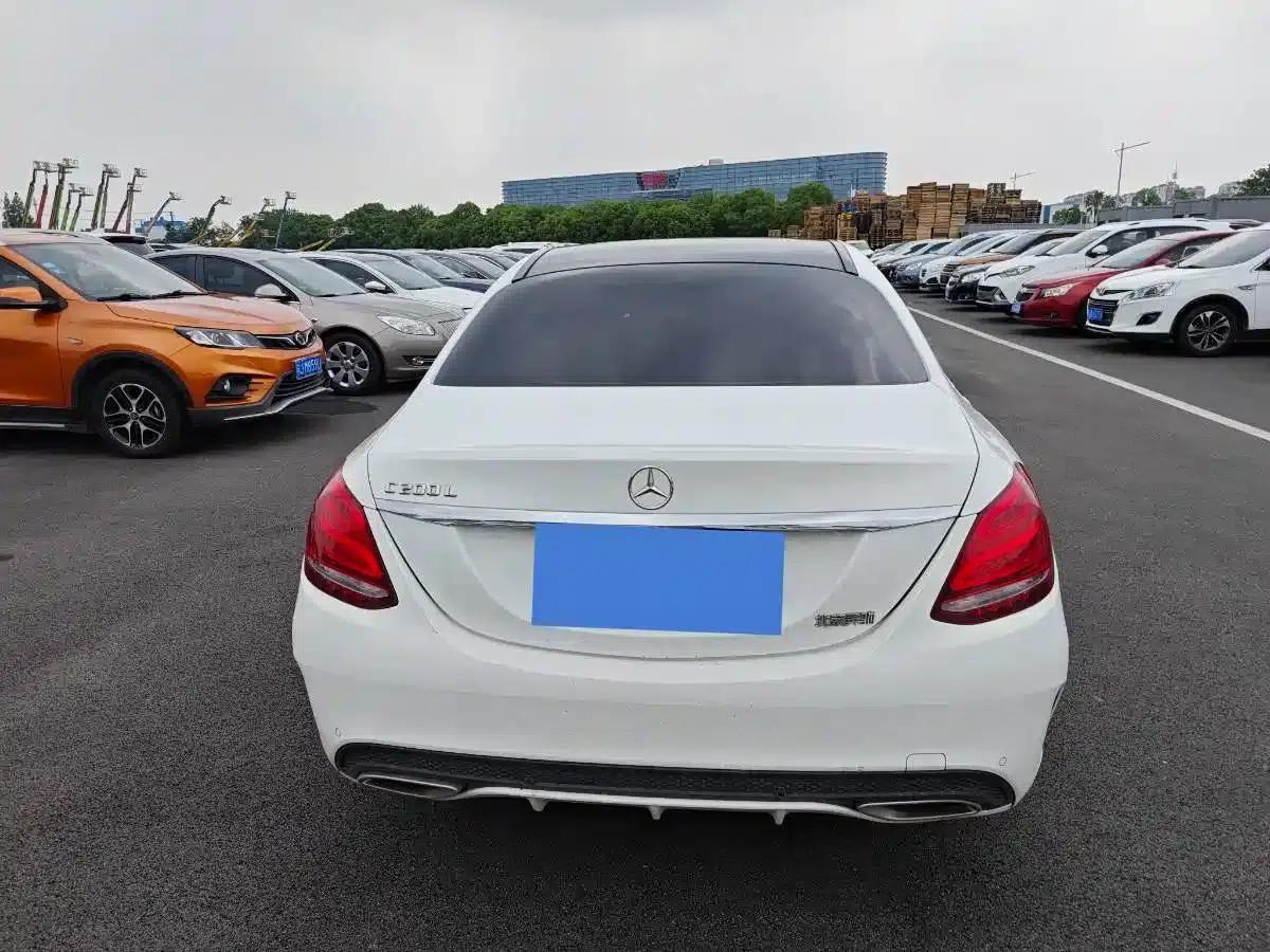 2016 Mercedes-Benz C-Class C 200 L — миниатюра 17
