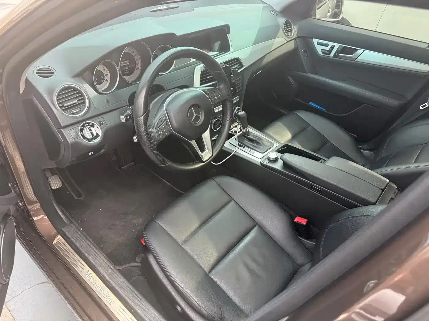 Imported Mercedes-Benz C-Class 2011 C 200 Fashion Touring Edition — миниатюра 2