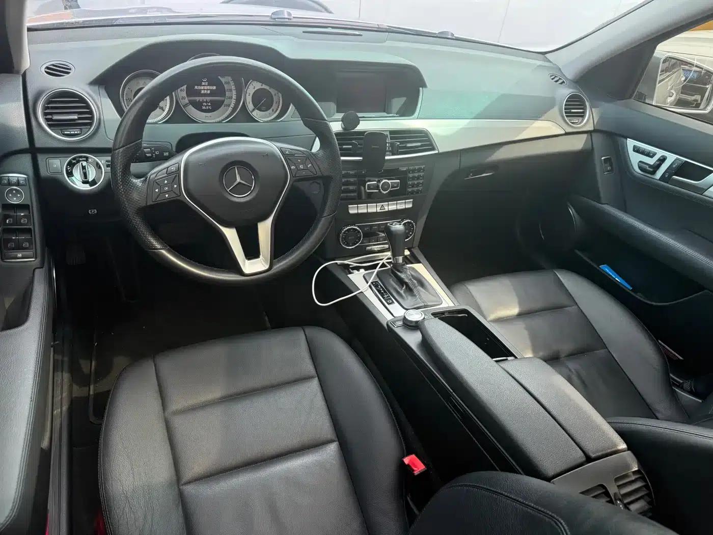 Imported Mercedes-Benz C-Class 2011 C 200 Fashion Touring Edition — миниатюра 4