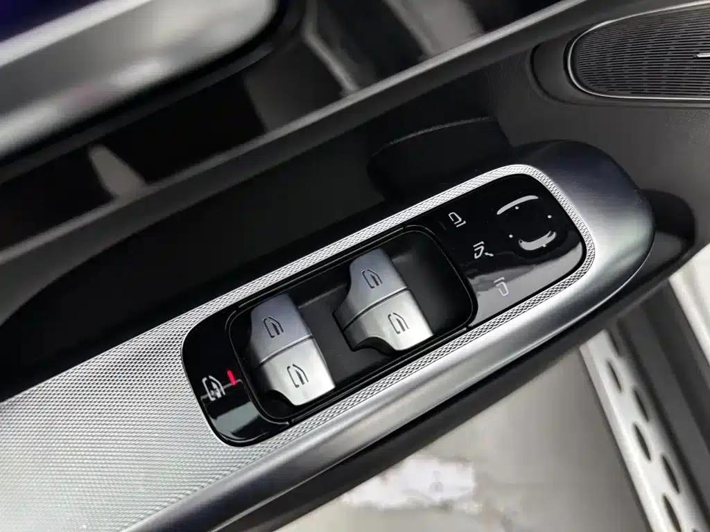 2023 Mercedes-Benz GLC Facelift: GLC 260 L 4MATIC Dynamic 5-Seater — миниатюра 25