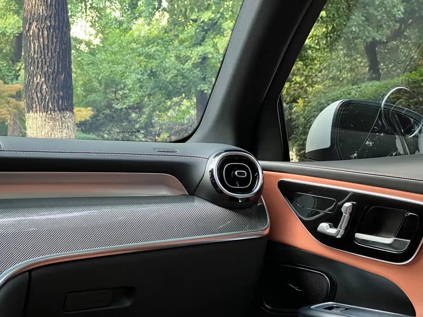 2023 Mercedes-Benz GLC 260 L 4MATIC Dynamic 5-seater — миниатюра 18