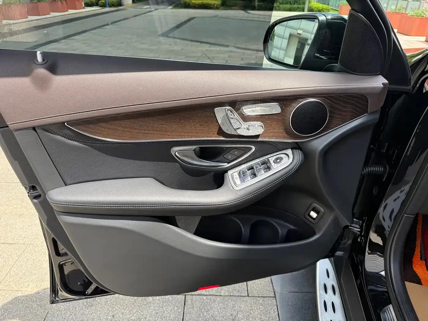 2020 Mercedes-Benz GLC 300 L 4MATIC Dynamic — миниатюра 17