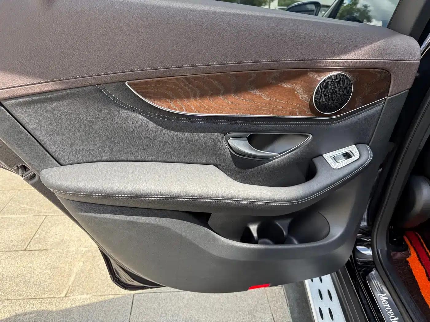 2020 Mercedes-Benz GLC 300 L 4MATIC Dynamic — миниатюра 30