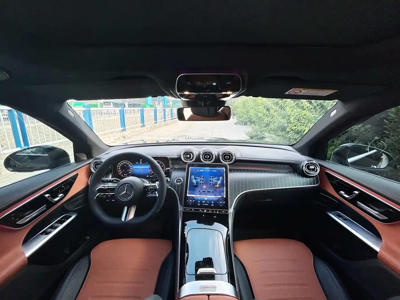 2023 Mercedes-Benz GLC 260 L 4MATIC Luxury 5-seater — миниатюра 3