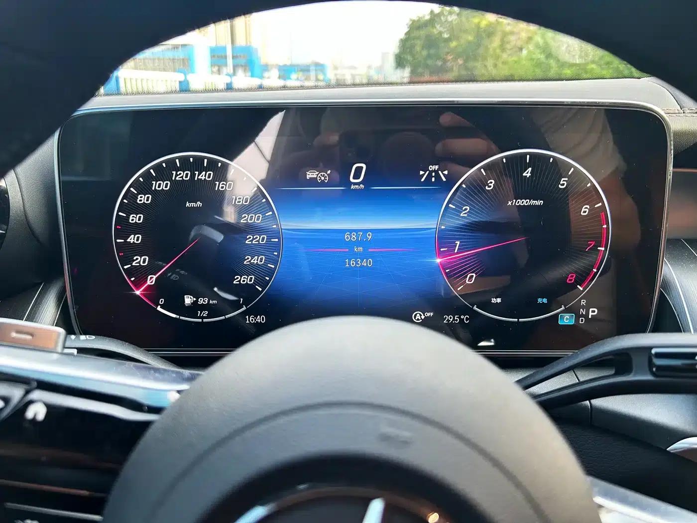 2023 Mercedes-Benz GLC 260 L 4MATIC Luxury 5-seater — миниатюра 4