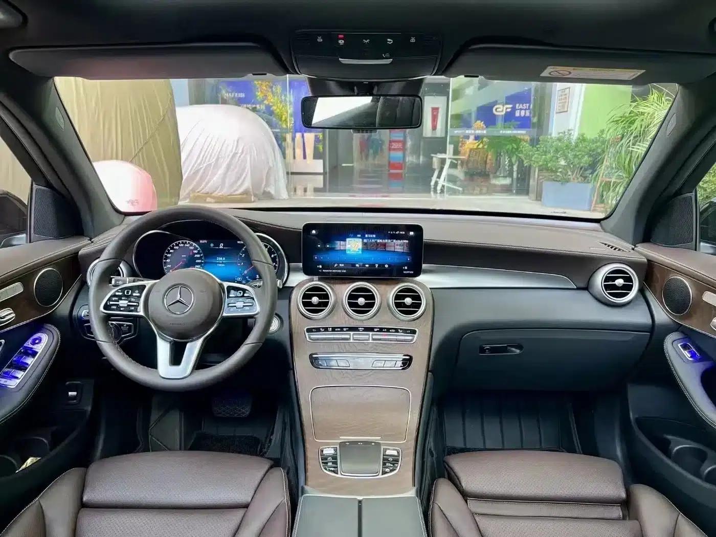 2022 Mercedes-Benz GLC 300 L 4MATIC Dynamic Edition — миниатюра 4