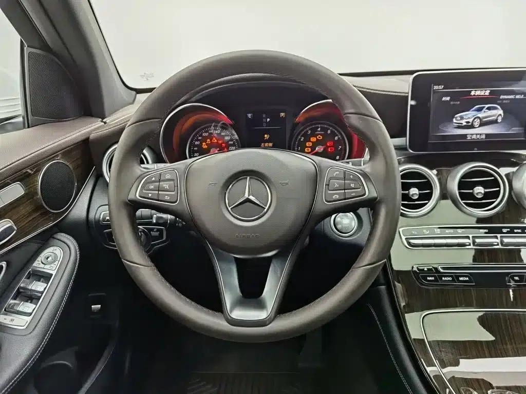 Mercedes-Benz GLC 2019 GLC 260 4MATIC Luxury — миниатюра 11