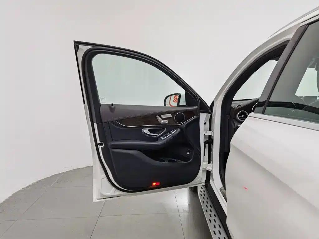 Mercedes-Benz GLC 2019 GLC 260 4MATIC Luxury — миниатюра 8