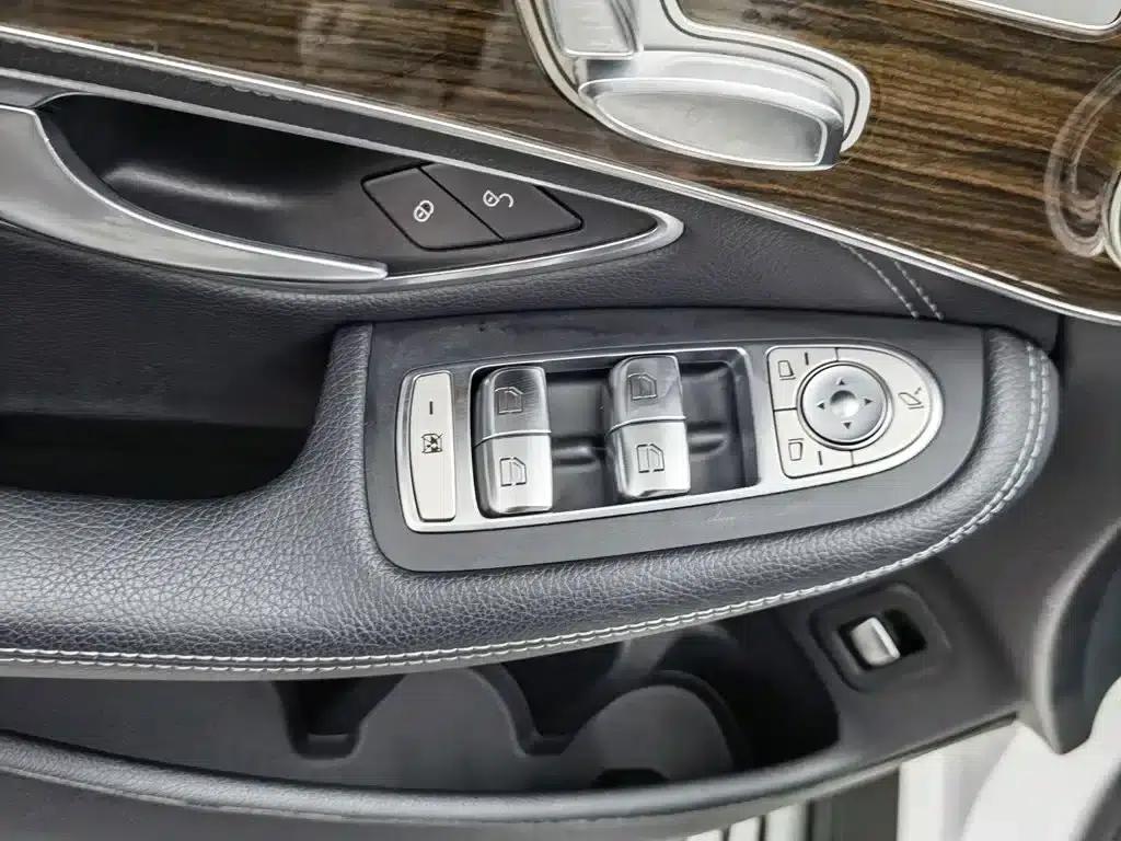 Mercedes-Benz GLC 2019 GLC 260 4MATIC Luxury — миниатюра 9