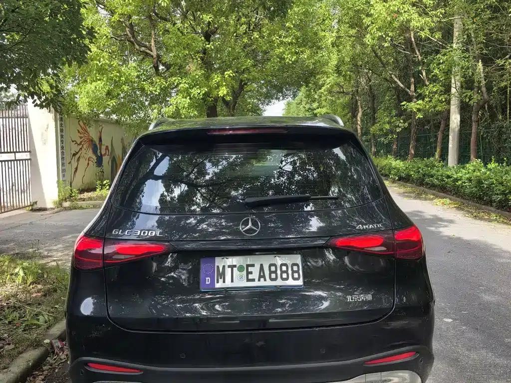 2024 Mercedes-Benz GLC 300 L 4MATIC Dynamic 5-seater — миниатюра 3