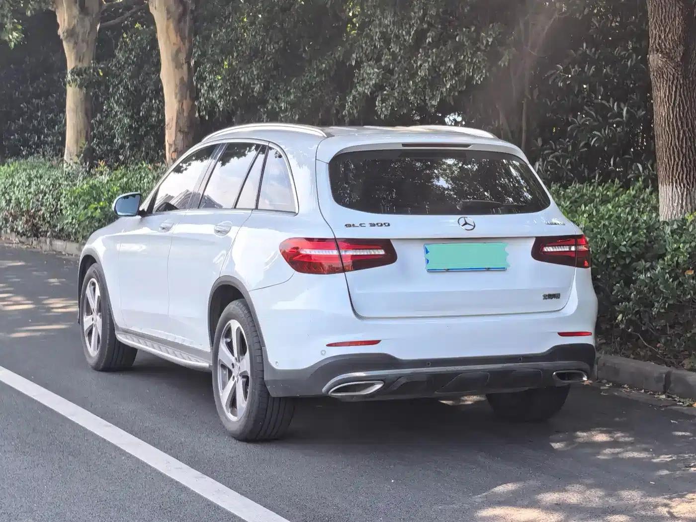 2017 Mercedes-Benz GLC 300 4MATIC Dynamic — миниатюра 3