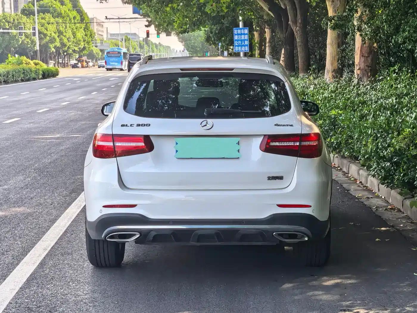 2017 Mercedes-Benz GLC 300 4MATIC Dynamic — миниатюра 4